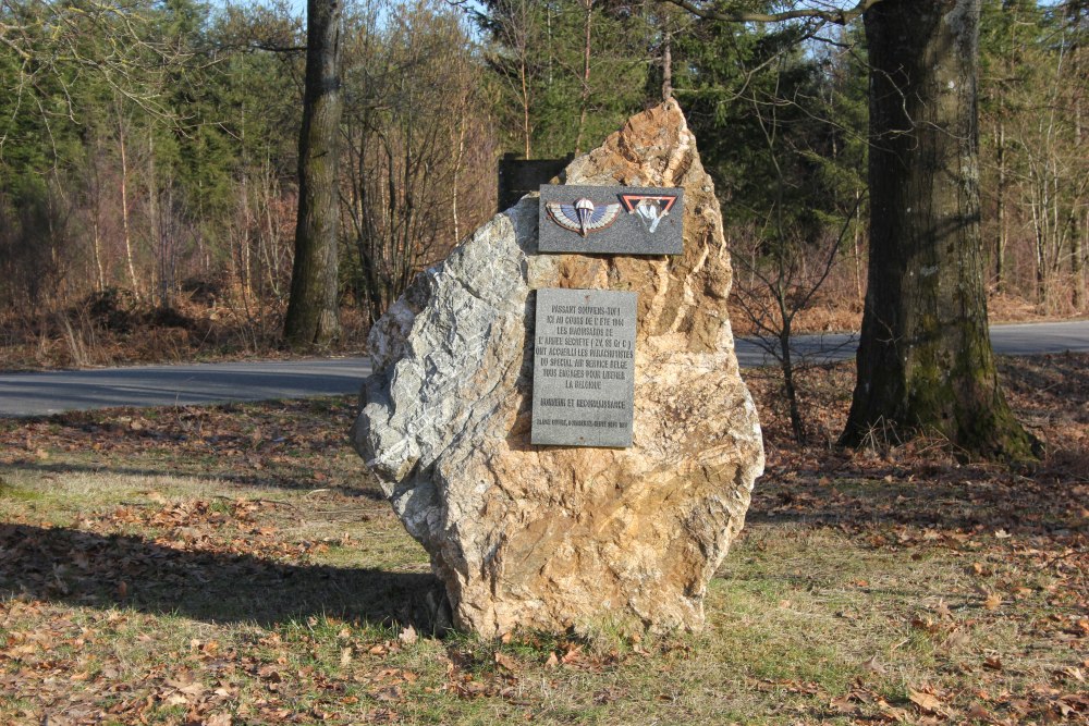 Monument Geheim Leger Bourseigne-Neuve