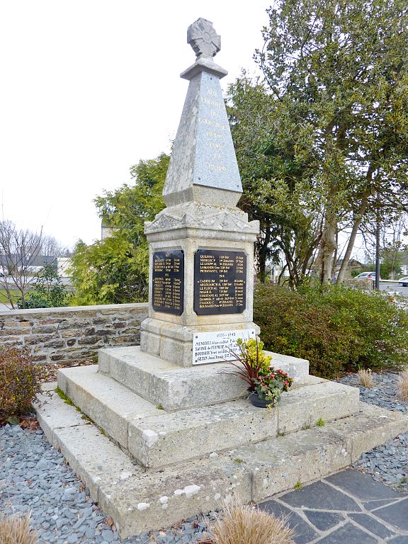War Memorial Gouesnach #1