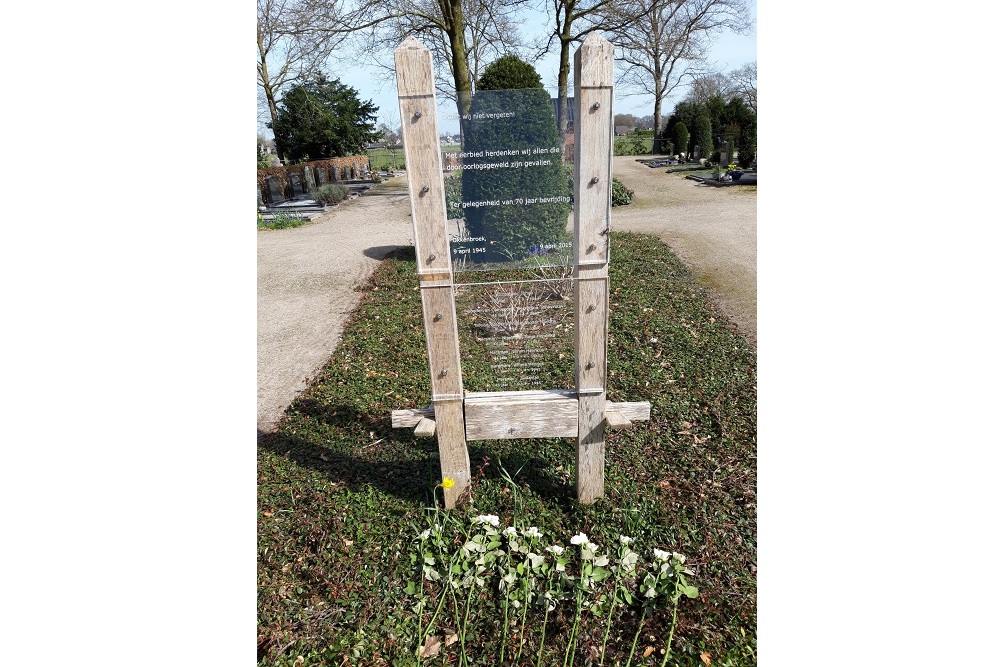 Oorlogsmonument Okkenbroek #1