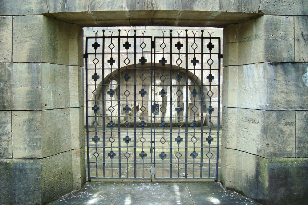 Monument Slachtoffers Vuurstormen Begraafplaats Friedhof Ohlsdorf Hamburg #2