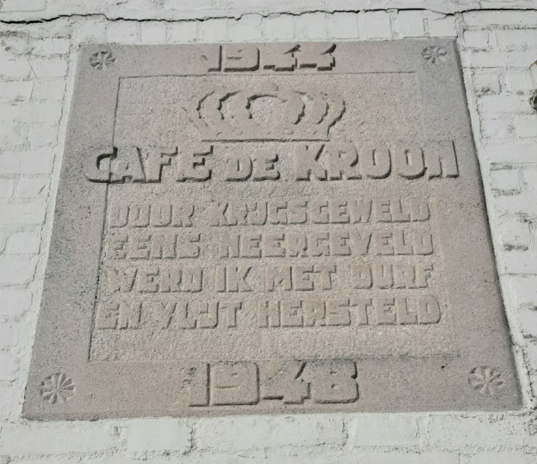 Monument Wederopbouw Cafe de Kroon Noordhoek #2