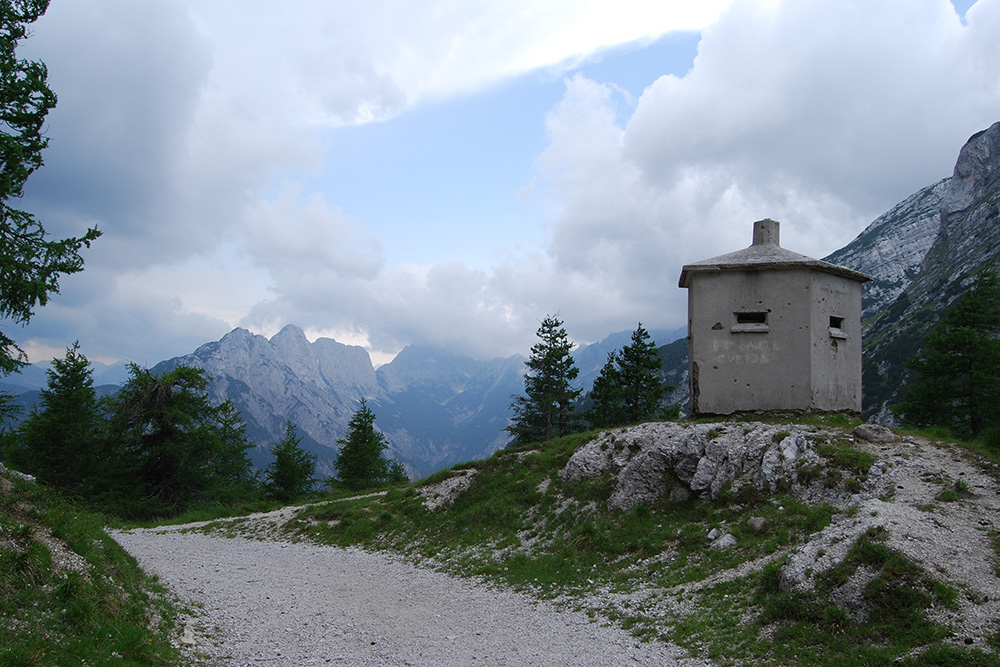 Alpine Wall - Border Post