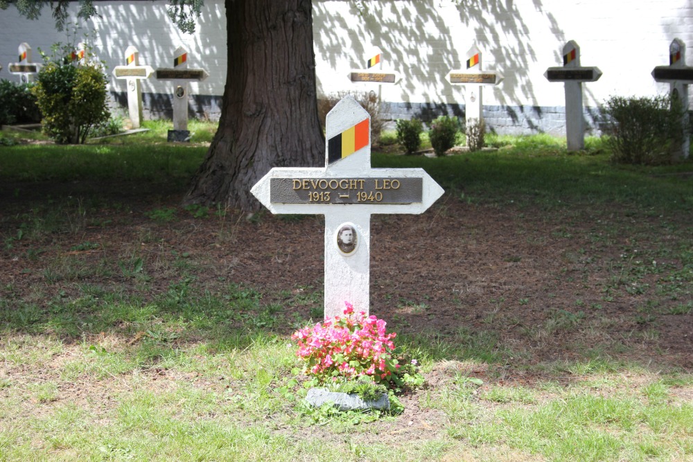 Belgian War Graves Loppem #1