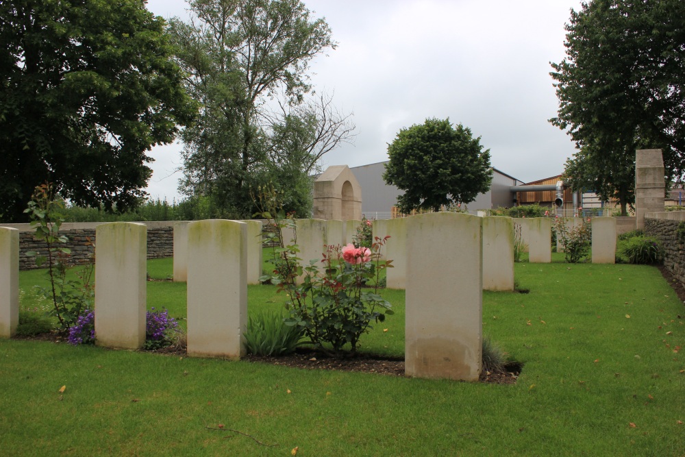 Commonwealth War Cemetery Gourock Trench #4