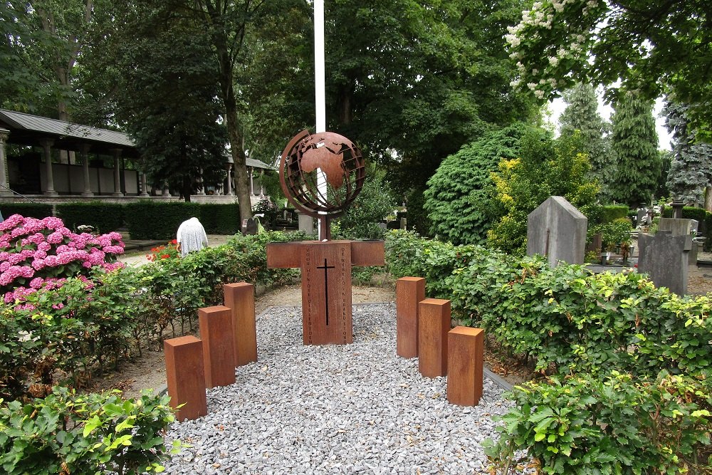 Dutch War Graves R.K. Begraafplaats St. Laurentius #3