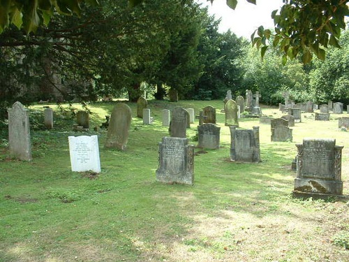 Commonwealth War Graves Holy Trinity Churchyard