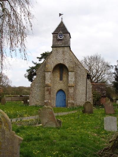 Oorlogsgraven van het Gemenebest St. Peter and St. Paul Churchyard