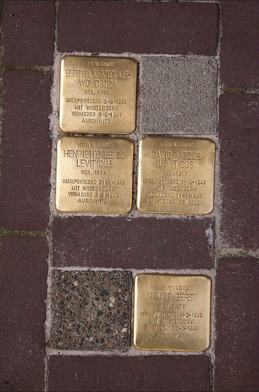 Stolpersteine Heuvel 81 (nu Hooghuisstraat 15) #1