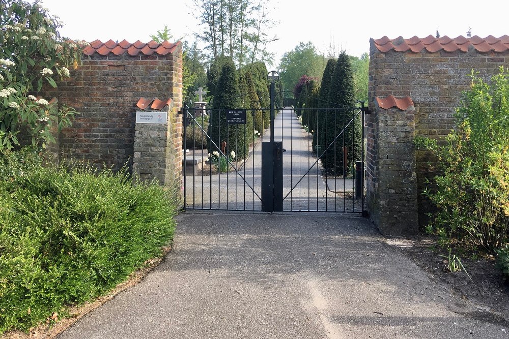 Nederlandse Oorlogsgraven Rooms Katholieke Begraafplaats Baarn #1