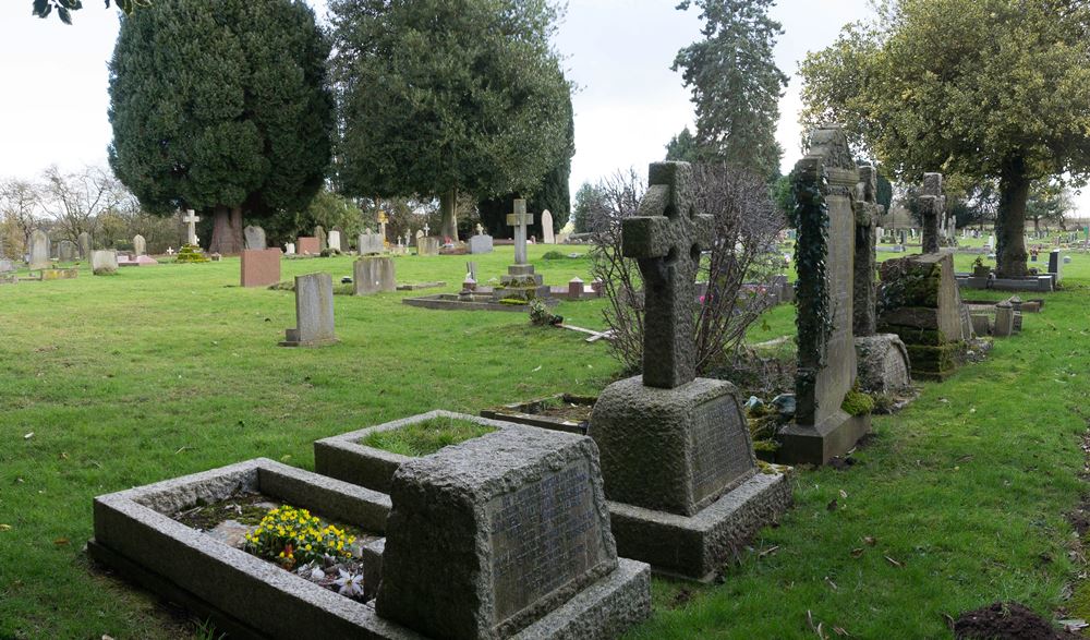 Commonwealth War Graves Weedon Bec Cemetery #1