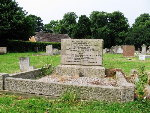 Commonwealth War Graves St. Bartholomew Churchyard Extension #1