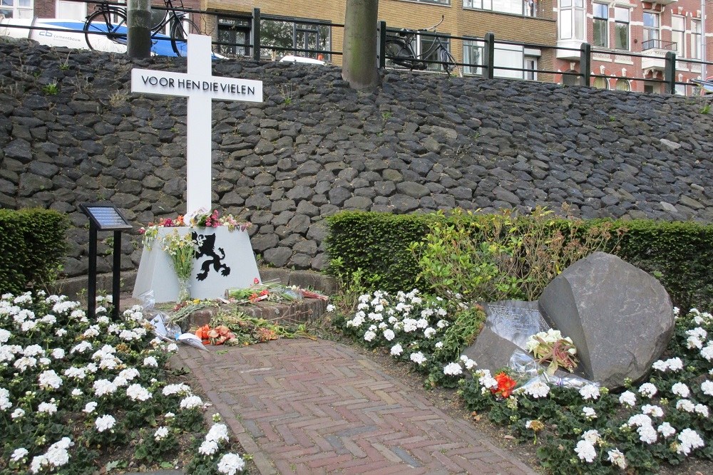 Monument Executies 03-04-1945 Oostzeedijk Beneden #3
