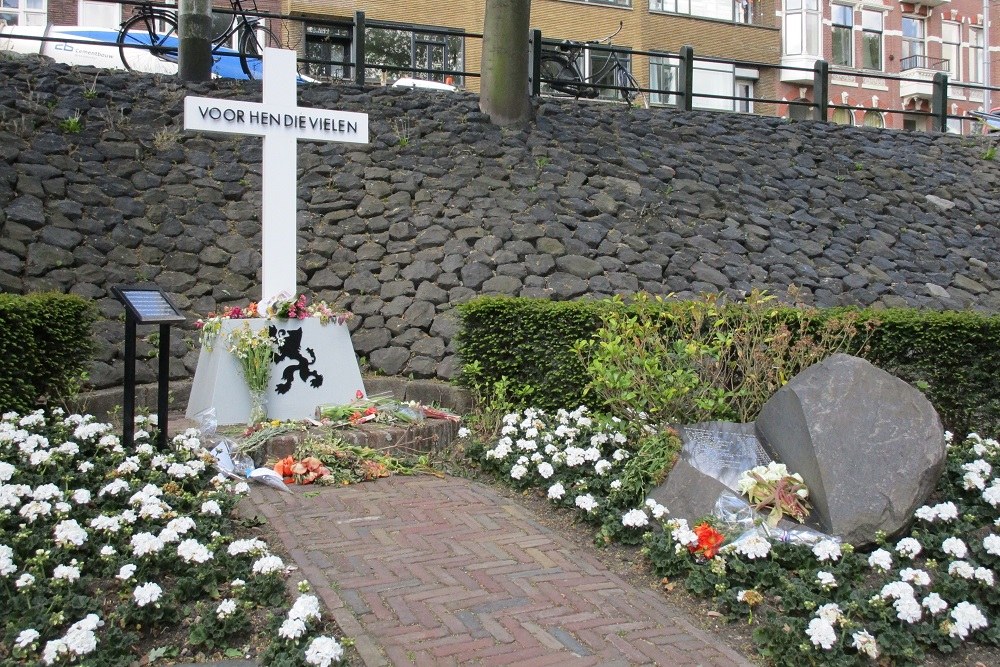 Monument Executies 03-04-1945 Oostzeedijk Beneden #3