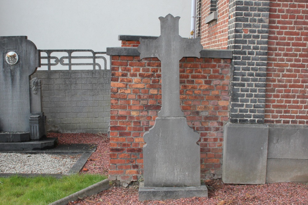 Monument Burgerslachtoffers Eerste Wereldoorlog Eppegem #1