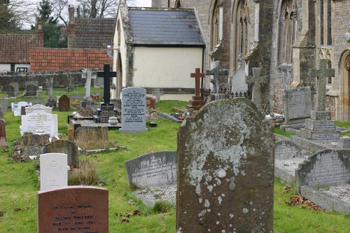 Oorlogsgraven van het Gemenebest St Peter and St Paul Churchyard #1