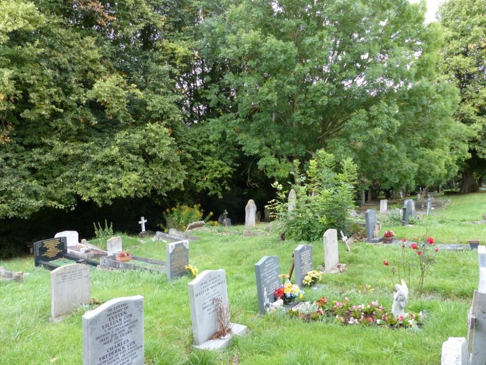 Commonwealth War Graves St. Margaret New Churchyard