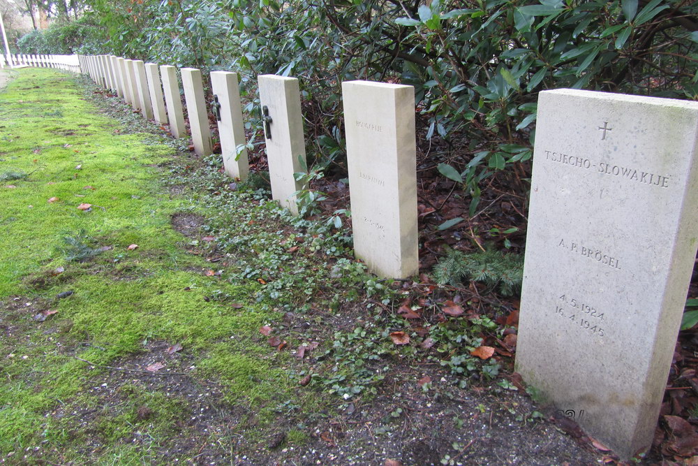 Oorlogsgraven van het Gemenebest Oud-Leusden (Rusthof) #4