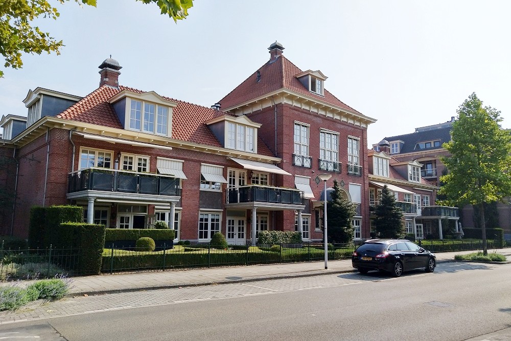 Former Public Primary School De Kortenaer, Enschede #1