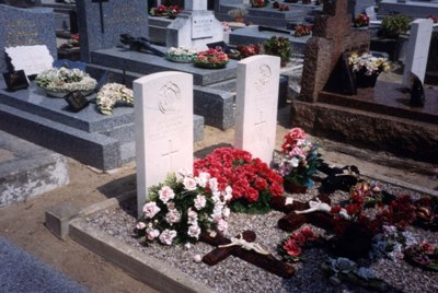 Commonwealth War Graves La Turballe #1