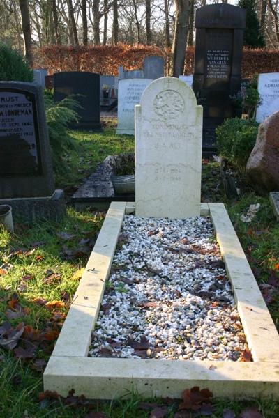 Dutch War Graves RC Churchyard #2