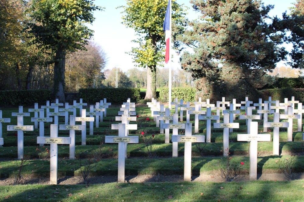 French Military Cemetery Carnières-Collarmont #5