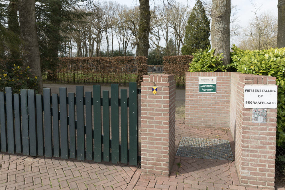 Dutch War Grave Voorthuizen #4