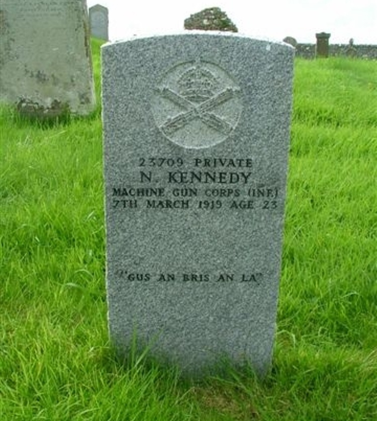 Commonwealth War Grave Kilmeny Old Churchyard