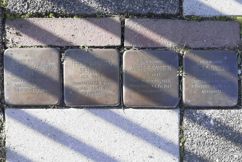 Stolpersteine Pastoor Jacobstraat 15 #1