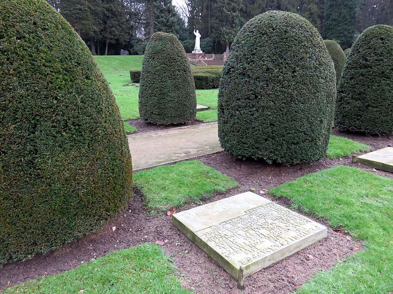 Gezamenlijk Graf Vrijheidsstrijders 1813-1815 Begraafplaats Friedhof Ohlsdorf Hamburg #1