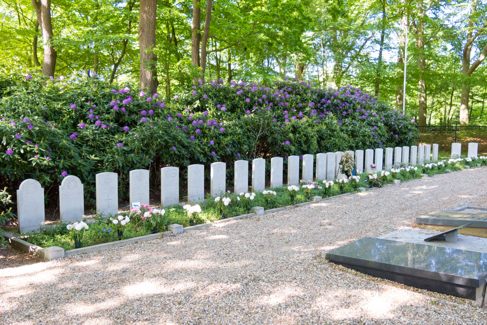 Commonwealth War Graves Ede #2