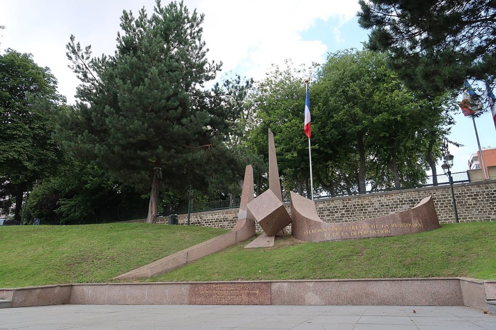 Memorial Killed Resistance Fighters Puteaux #1