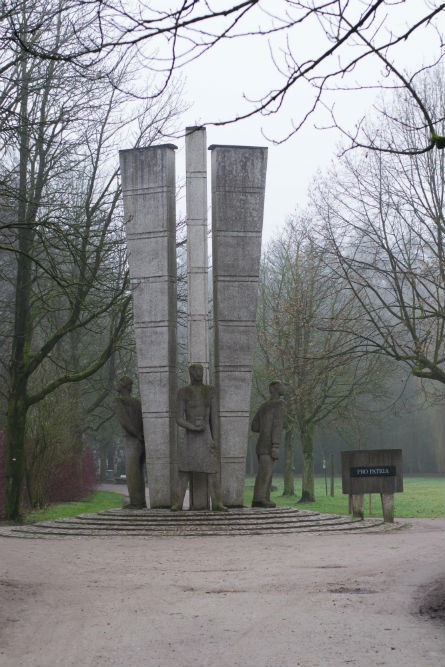 Monument Pro Patria & Politieke Gevangenen Turnhout #4