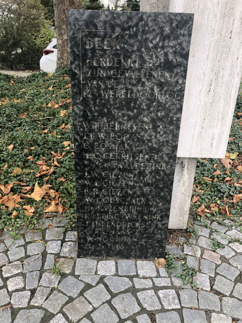 Oorlogsmonument Beek #2