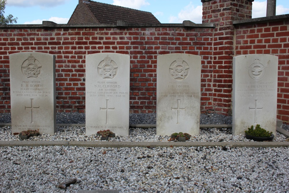 Commonwealth War Graves Webbekom #4
