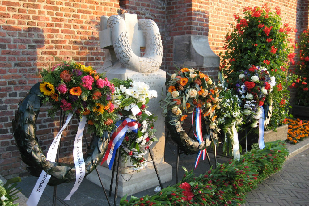 War Memorial Noordwijkerhout #1