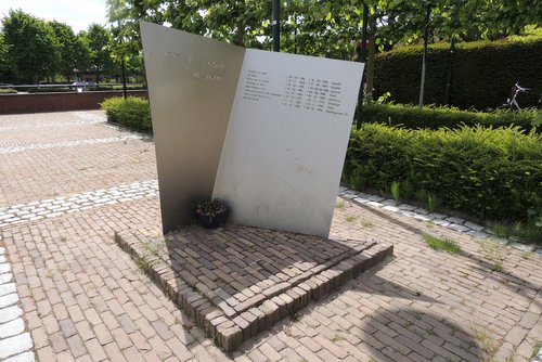 Oorlogsmonument Biezelinge #1