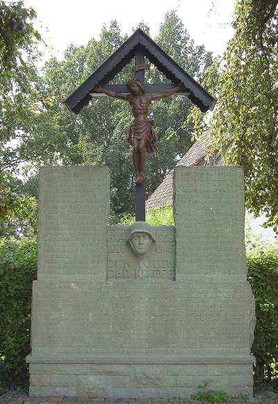 War Memorial Overhagen #1