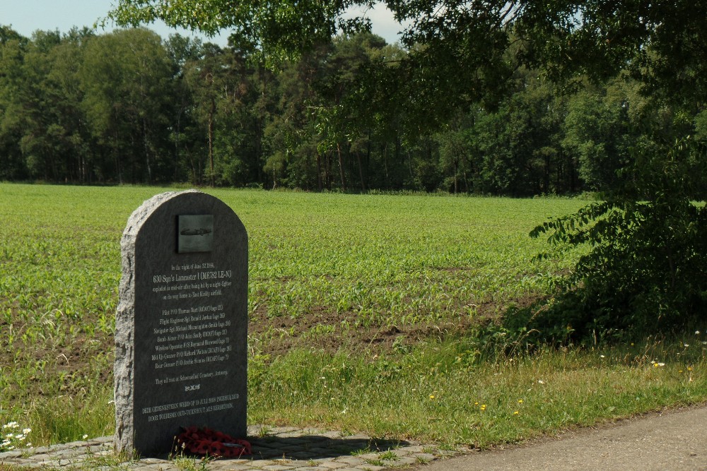 Monument Neergestorte Lancaster 1ME782 LE-N #3