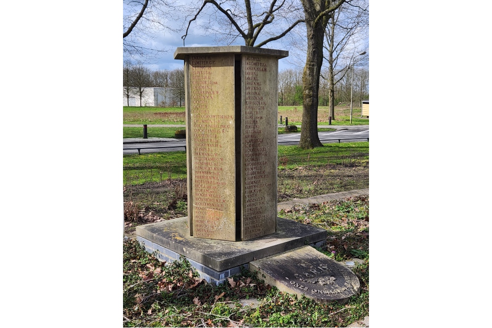 Memorials Regiment Infantry Oranje Gelderland #1