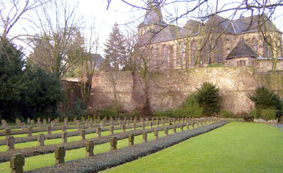 Duitse Oorlogsbegraafplaats (Alte Burg)