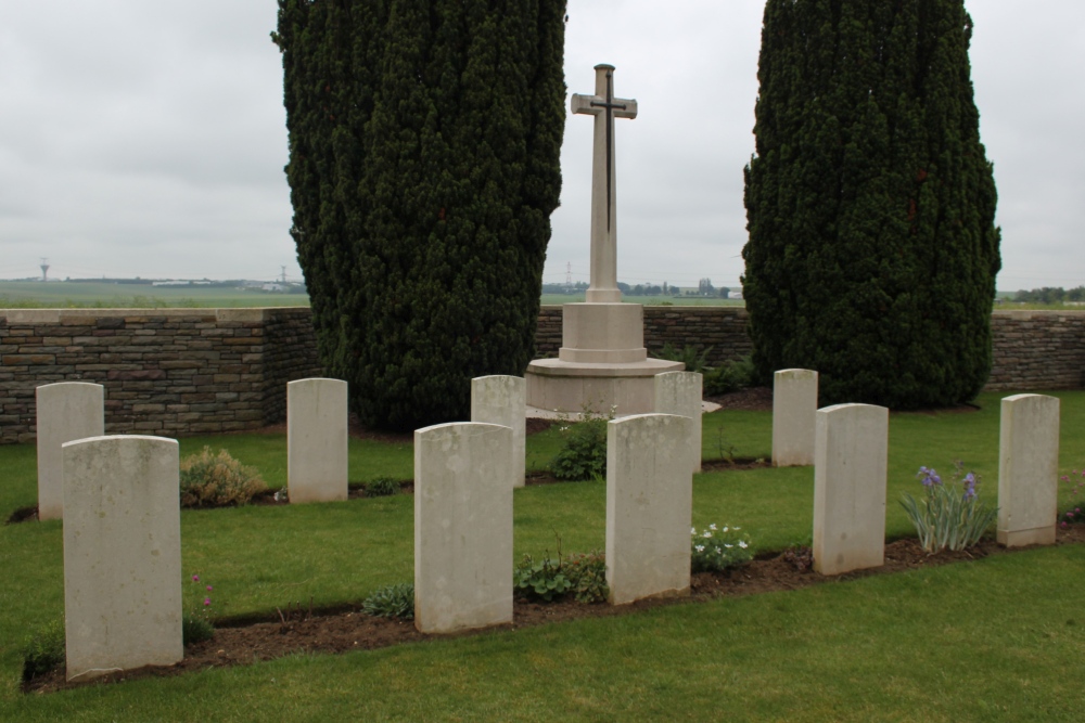 Commonwealth War Cemetery Bunyans #2