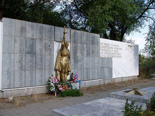 Mass Grave Soviet Soldiers Mordvynivka #1