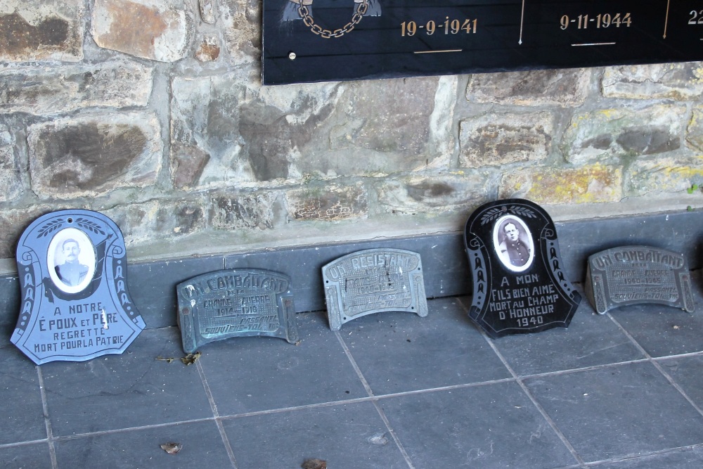 Herdenkingskapel & Veldkruis Soldaat Frans Pirard Begraafplaats Nassonge #5