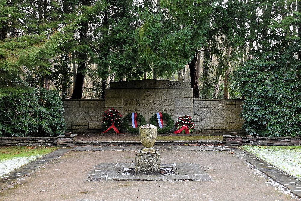 Monument Vermoorde Joden Joodse Begraafplaats Friedhof Ohlsdorf Hamburg #1