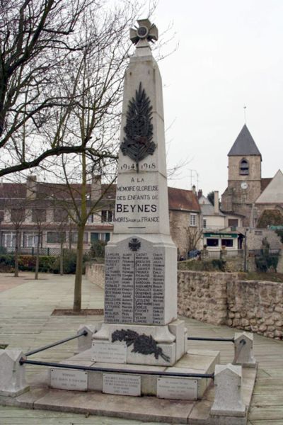 War Memorial Beynes #1