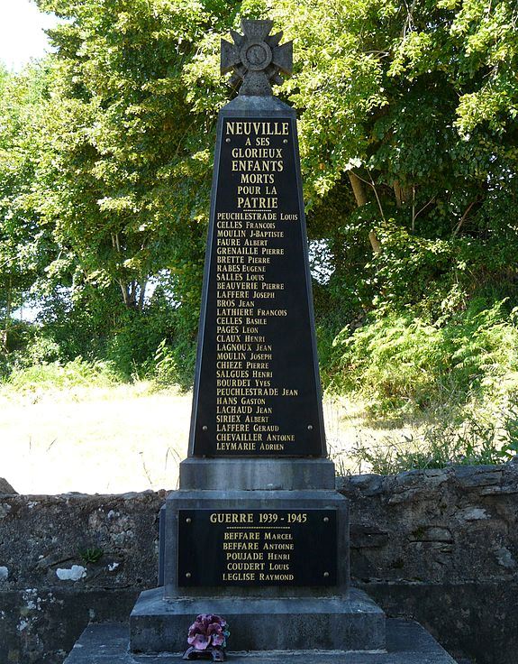 Oorlogsmonument Neuville #1