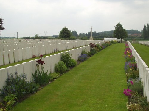 Commonwealth War Cemetery Chocques