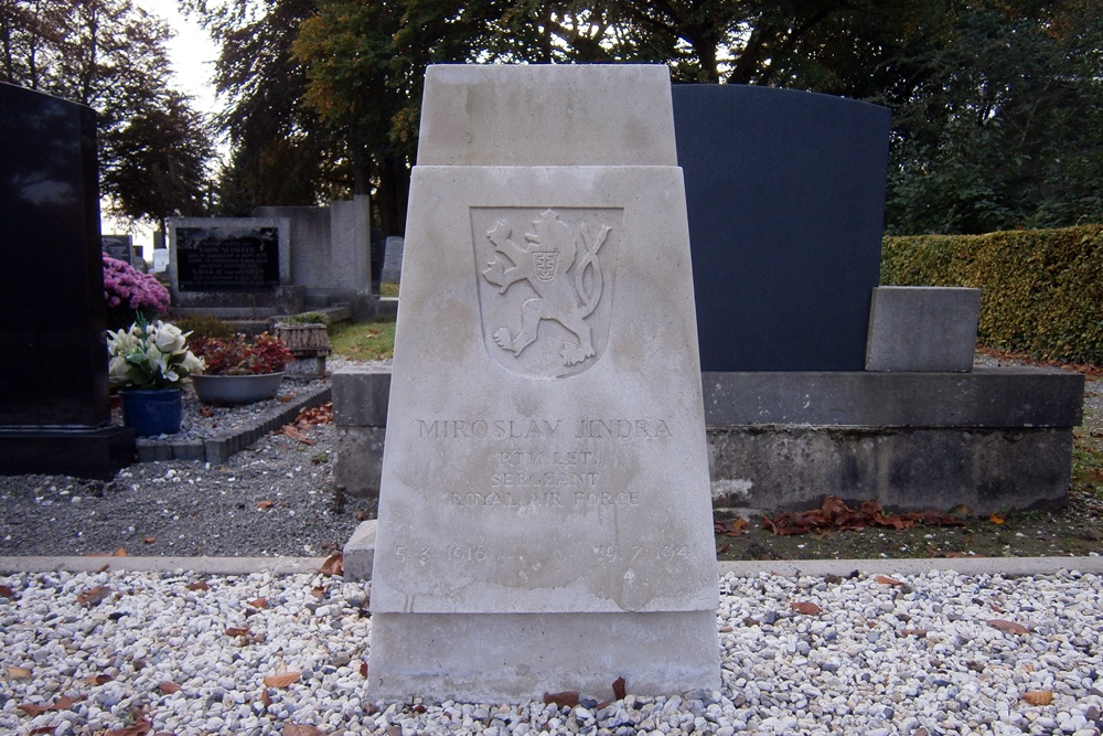 Czechoslovakian War Grave General Cemetery Uithuizermeeden