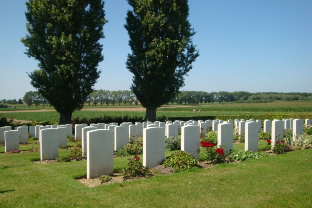 Commonwealth War Cemetery Klein-Vierstraat #3