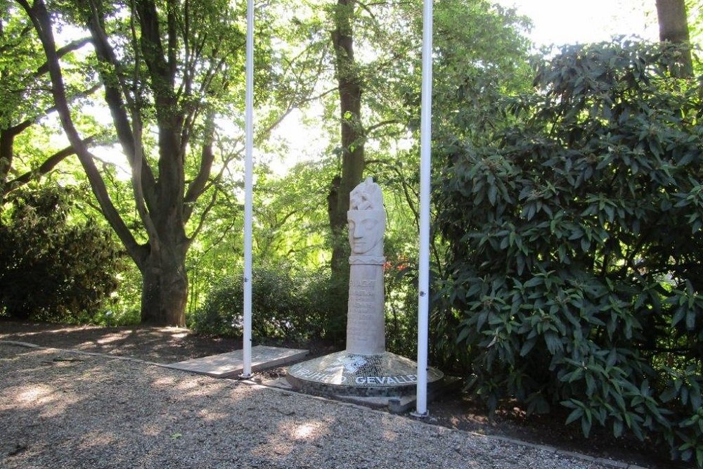 Memorial 'De Wacht' General Cemetery Crooswijk #1